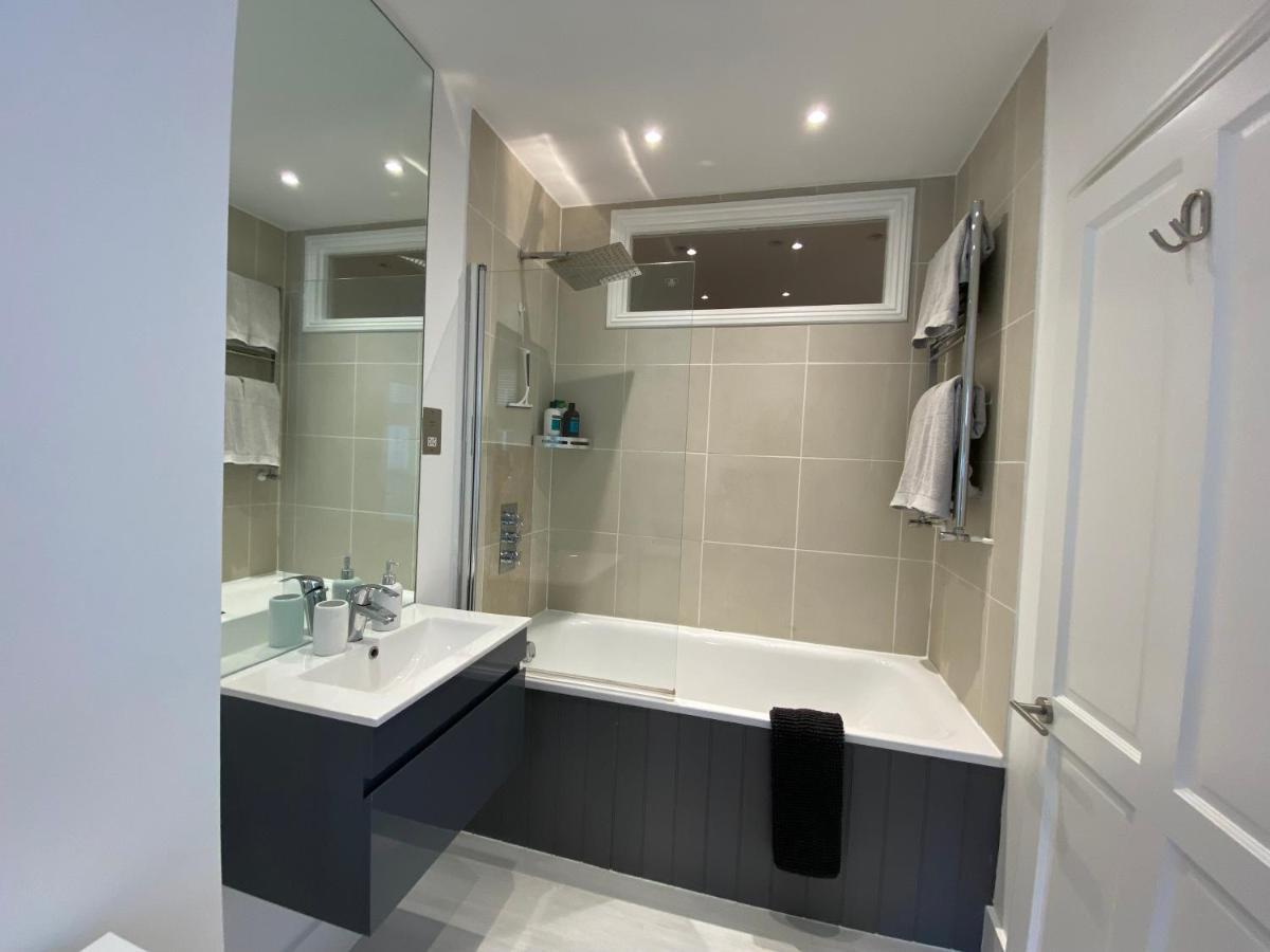 Fantastic Spacious Garden Flat With Own Private Entrance London Kültér fotó